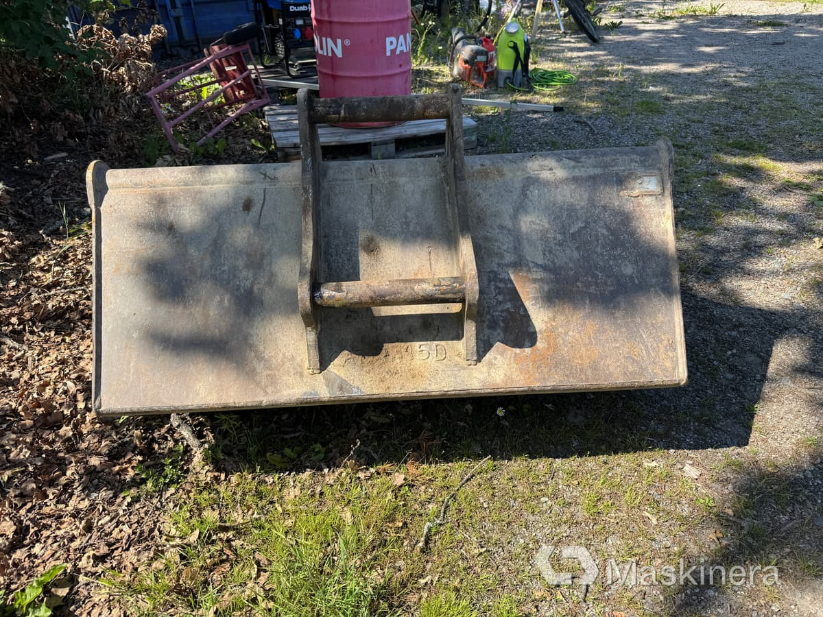 Grävskopa SMP S60 - Kotró kanál - Építőipari gépek: 2 kép. Grävskopa SMP S60 - Kotró kanál - Építőipari gépek: 2 kép.
