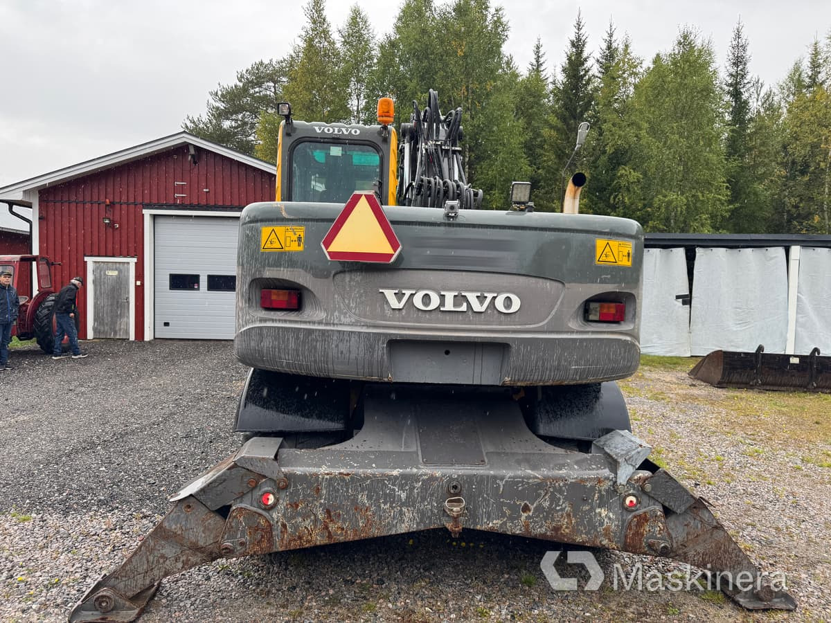 Hjulgrävare Volvo EW160B med tillbehör - Lánctalpas kotró: 4 kép. Hjulgrävare Volvo EW160B med tillbehör - Lánctalpas kotró: 4 kép.