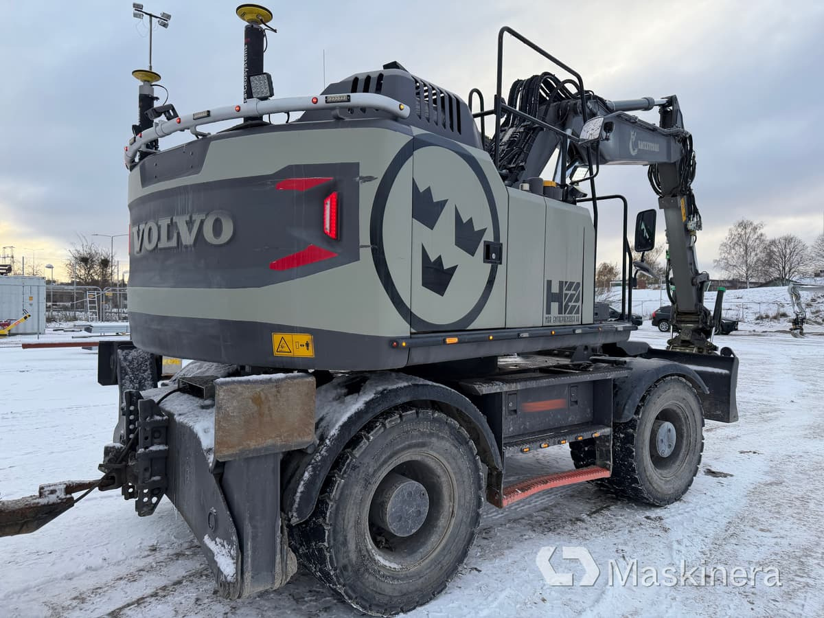 Hjulgrävare Volvo EW160E med tillbehör - Lánctalpas kotró: 5 kép. Hjulgrävare Volvo EW160E med tillbehör - Lánctalpas kotró: 5 kép.