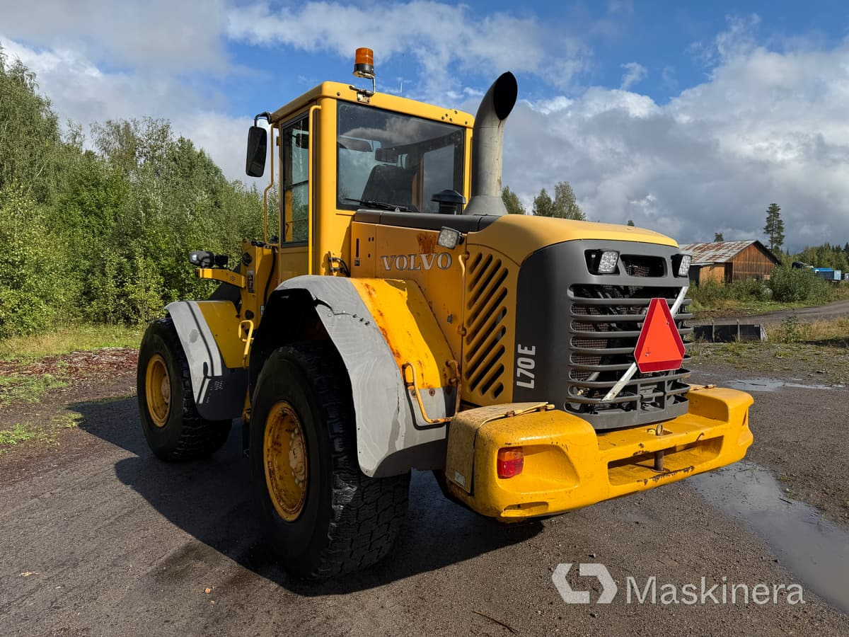 Hjullastare Volvo L70E - Gumikerekes homlokrakodó: 3 kép. Hjullastare Volvo L70E - Gumikerekes homlokrakodó: 3 kép.