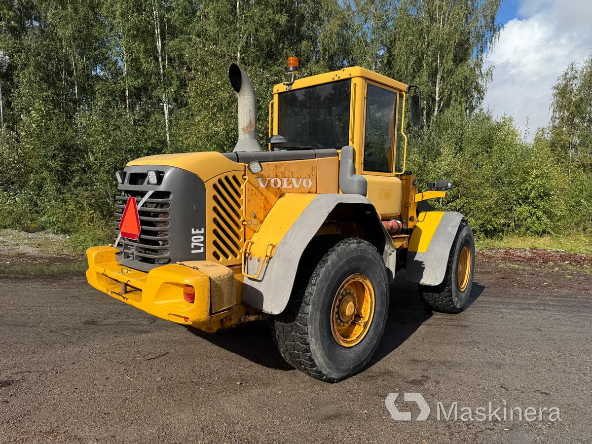 Hjullastare Volvo L70E - Gumikerekes homlokrakodó: 5 kép. Hjullastare Volvo L70E - Gumikerekes homlokrakodó: 5 kép.
