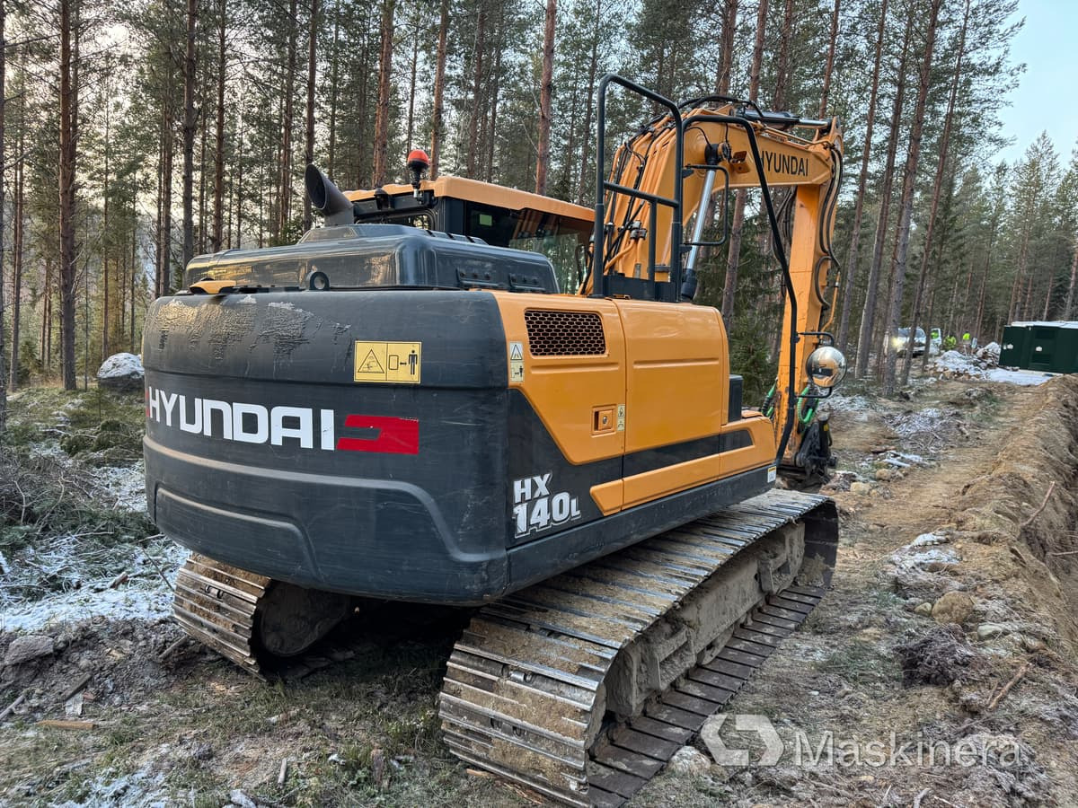 Hyundai HX 140 L Grävmaskin Hyundai HX140 L med tillbehör - Lánctalpas kotró: 5 kép. Hyundai HX 140 L Grävmaskin Hyundai HX140 L med tillbehör - Lánctalpas kotró: 5 kép.