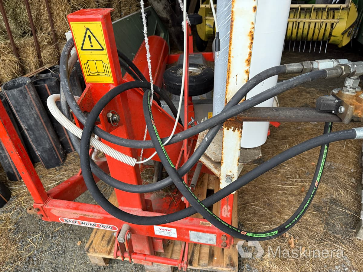 Bálacsomagoló Inplastare Ysta Bale wrap 1600 med sidospakar: 15 kép.