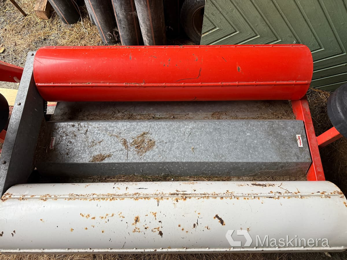 Bálacsomagoló Inplastare Ysta Bale wrap 1600 med sidospakar: 26 kép.