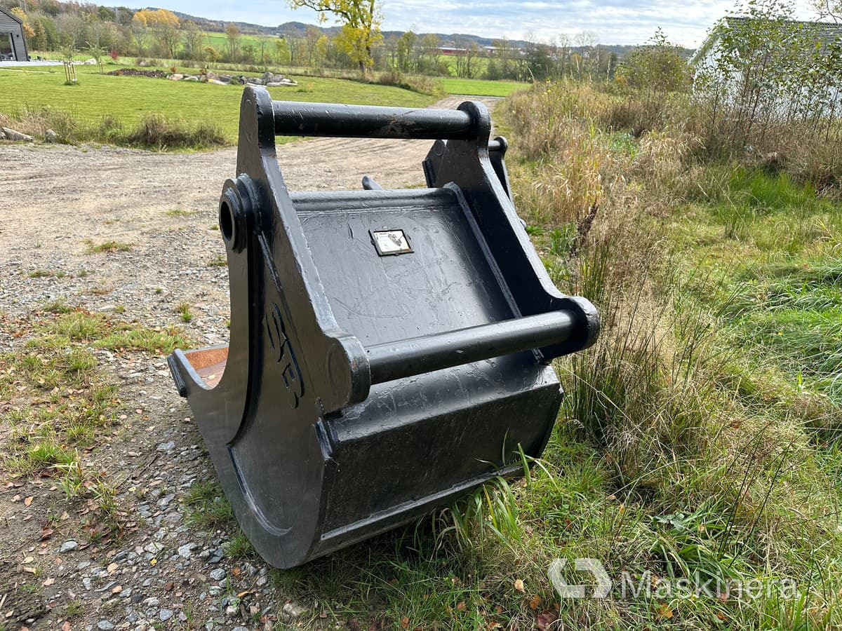 Kabelskopa SB 750 liter S80 - Kotró kanál: 4 kép. Kabelskopa SB 750 liter S80 - Kotró kanál: 4 kép.