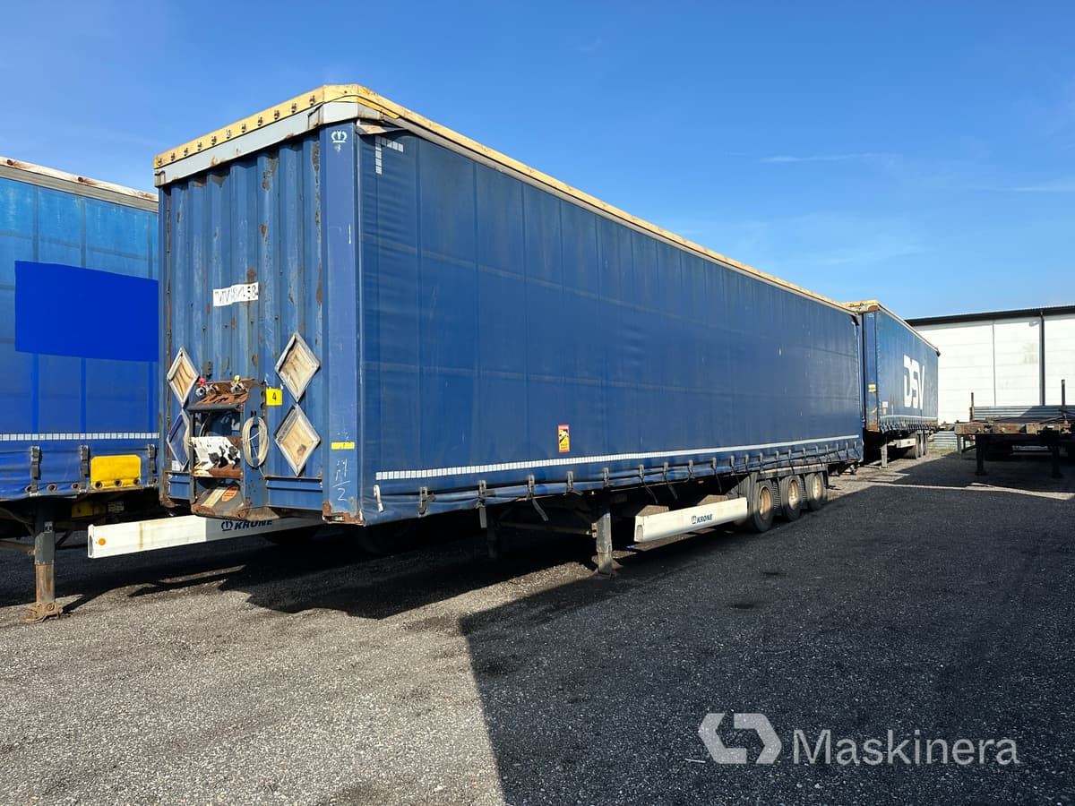 Kapelltrailer Krone SD - Ponyvás félpótkocsi: 1 kép. Kapelltrailer Krone SD - Ponyvás félpótkocsi: 1 kép.