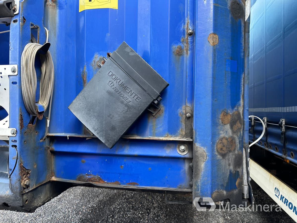 Krone SD Kapelltrailer Krone - Ponyvás félpótkocsi: 4 kép. Krone SD Kapelltrailer Krone - Ponyvás félpótkocsi: 4 kép.