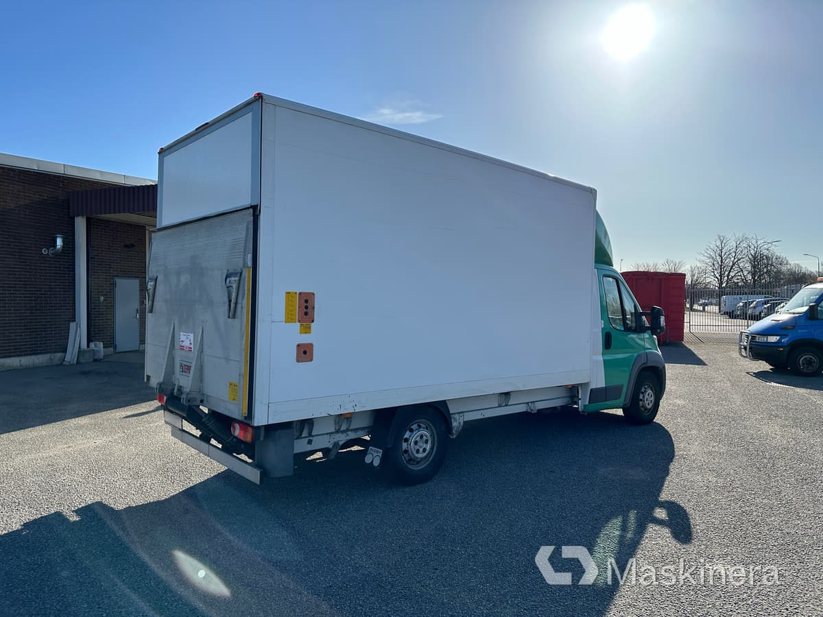 Lastbil Peugeot Boxer 2017 - Dobozos kisteherautó: 5 kép. Lastbil Peugeot Boxer 2017 - Dobozos kisteherautó: 5 kép.