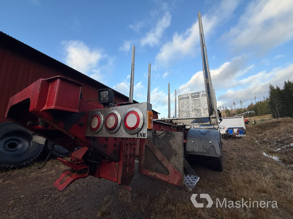 Lastbil Volvo FH16 chassi (Rep.objekt) - Rönkszállító teherautó: 4 kép. Lastbil Volvo FH16 chassi (Rep.objekt) - Rönkszállító teherautó: 4 kép.