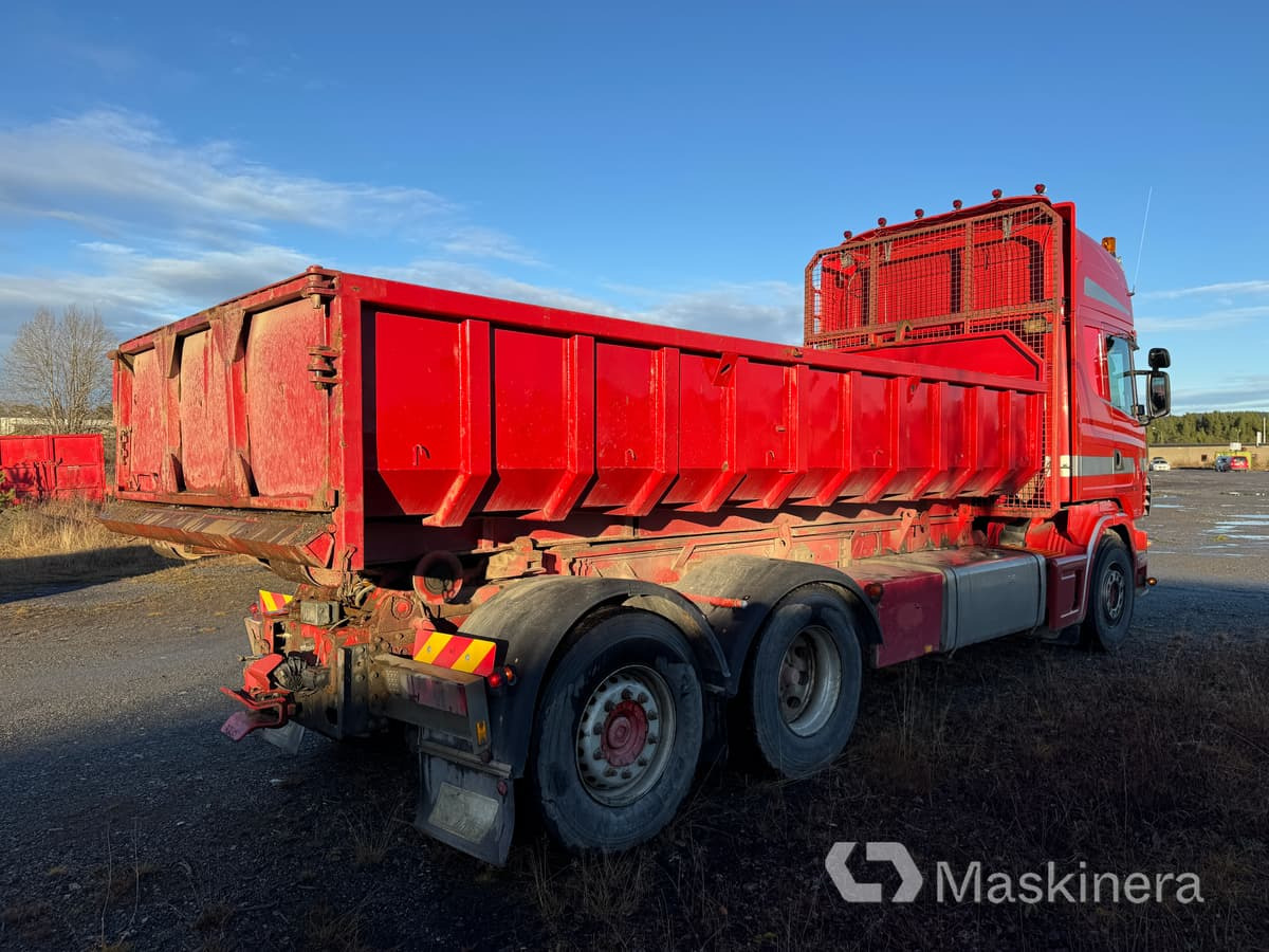 Lastväxlare Scania R144 6X2 med tre flak - Horgos rakodó teherautó: 5 kép. Lastväxlare Scania R144 6X2 med tre flak - Horgos rakodó teherautó: 5 kép.