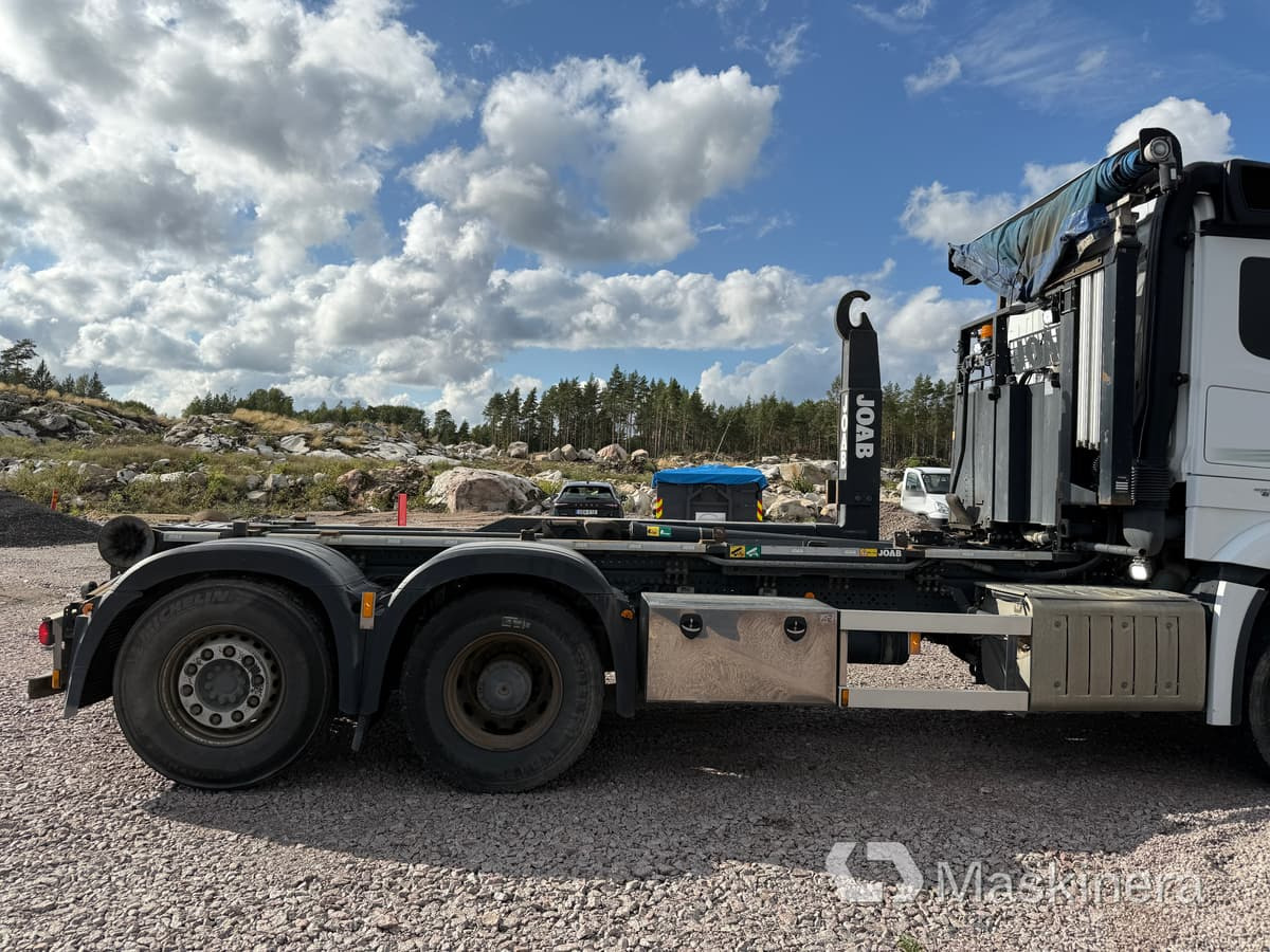 Lastväxlare Mercedes Arocs 2551 - Horgos rakodó teherautó: 5 kép. Lastväxlare Mercedes Arocs 2551 - Horgos rakodó teherautó: 5 kép.