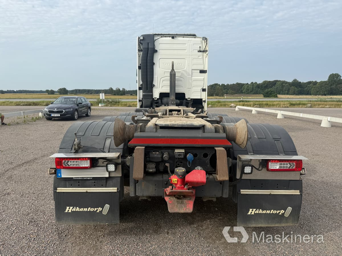 Lastväxlare Volvo FH 8*4 - Horgos rakodó teherautó: 4 kép. Lastväxlare Volvo FH 8*4 - Horgos rakodó teherautó: 4 kép.