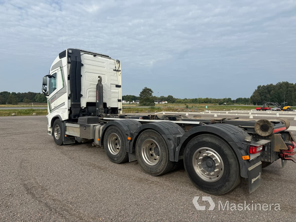 Lastväxlare Volvo FH 8*4 - Horgos rakodó teherautó: 3 kép. Lastväxlare Volvo FH 8*4 - Horgos rakodó teherautó: 3 kép.