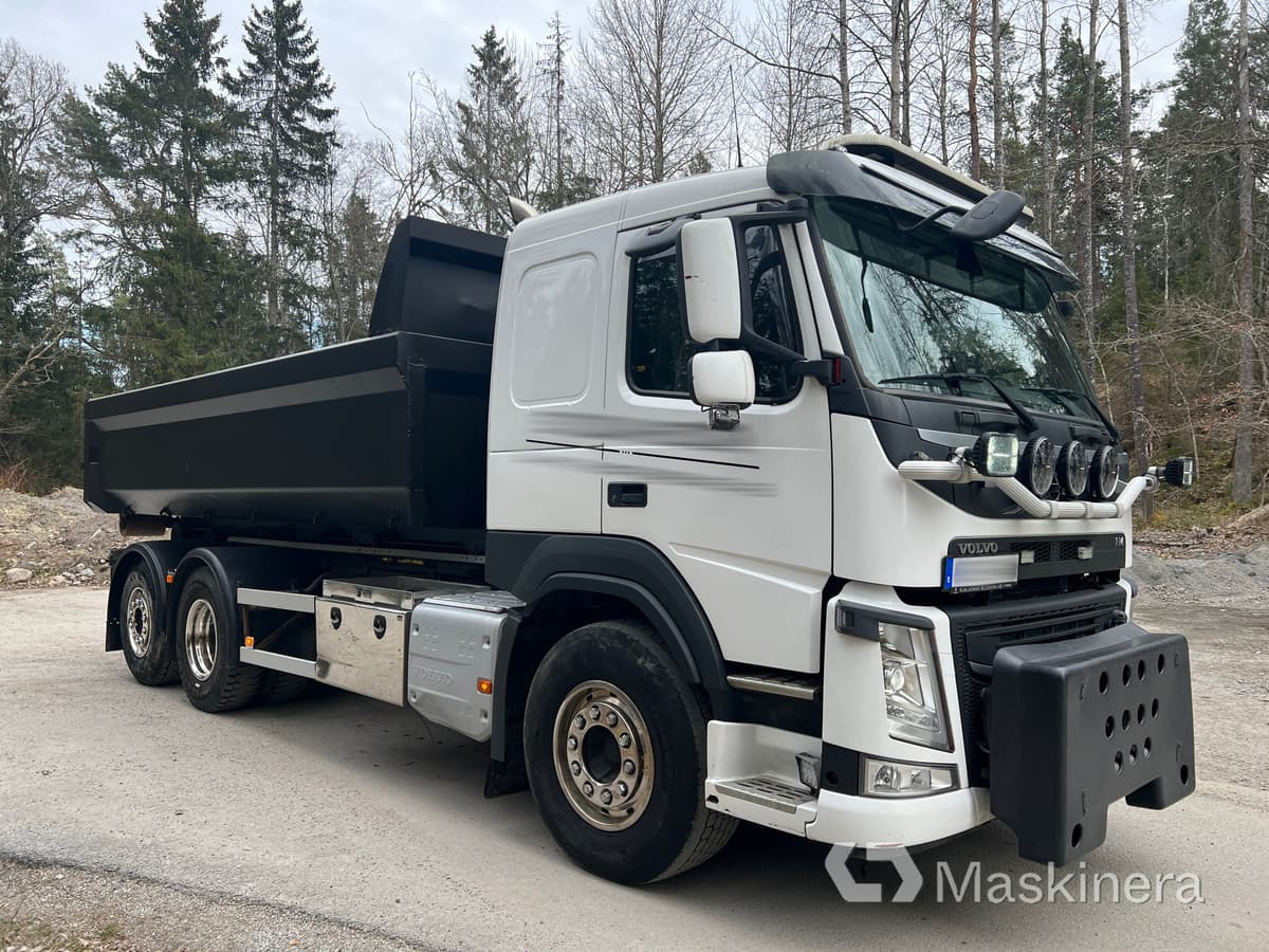 Lastväxlare Volvo FM Plog/Saltutrustad - Horgos rakodó teherautó: 3 kép. Lastväxlare Volvo FM Plog/Saltutrustad - Horgos rakodó teherautó: 3 kép.