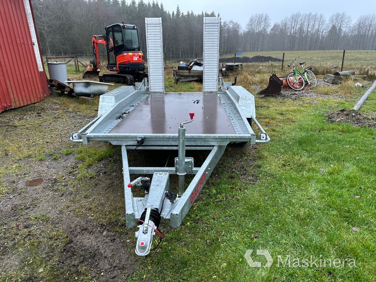 Maskinsläp Gaupen M3535 - Gépszállító utánfutó: 2 kép. Maskinsläp Gaupen M3535 - Gépszállító utánfutó: 2 kép.