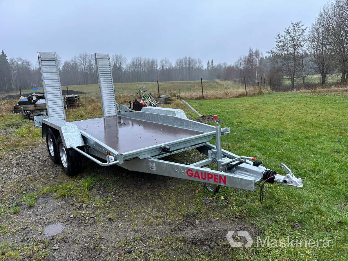 Maskinsläp Gaupen M3535 - Gépszállító utánfutó: 3 kép. Maskinsläp Gaupen M3535 - Gépszállító utánfutó: 3 kép.