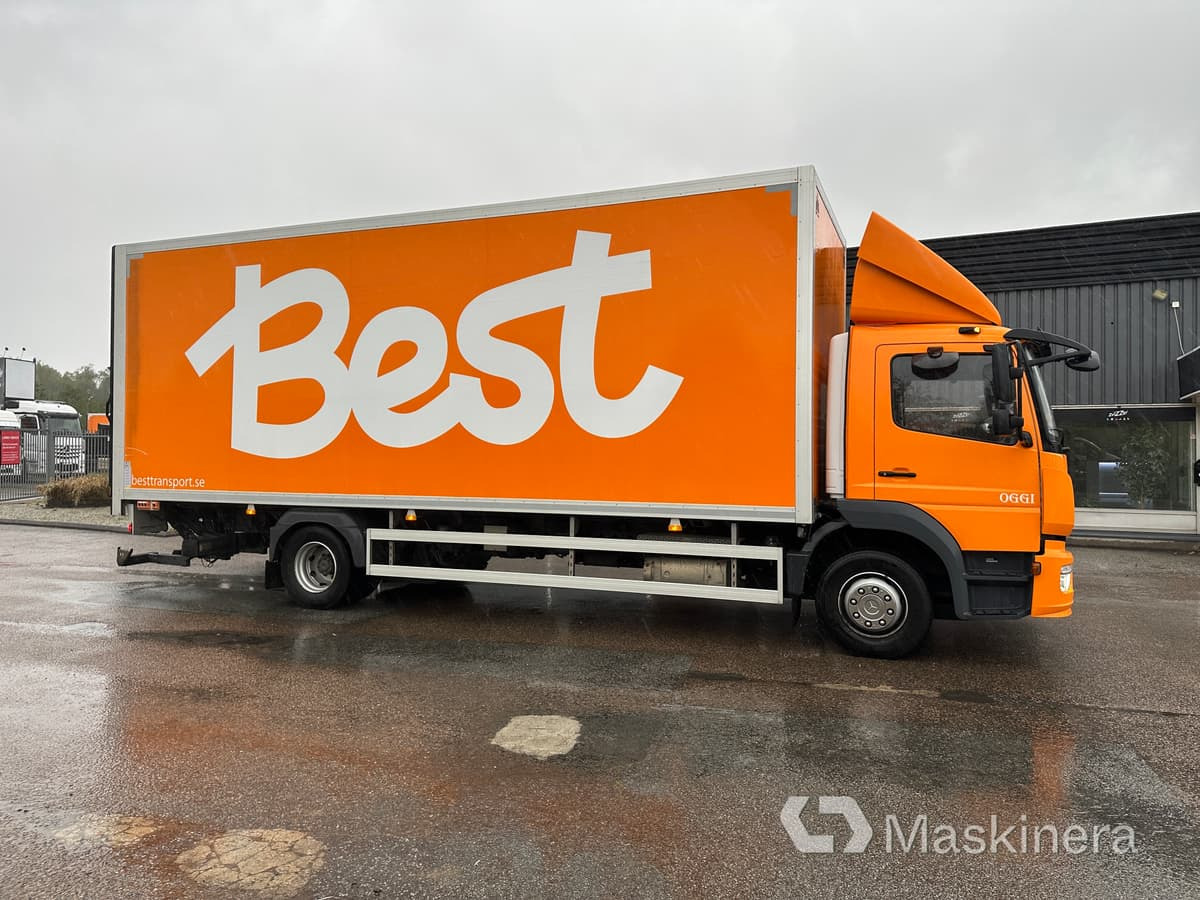 Mercedes-Benz Atego Kylbil - Dobozos felépítményű teherautó: 4 kép. Mercedes-Benz Atego Kylbil - Dobozos felépítményű teherautó: 4 kép.
