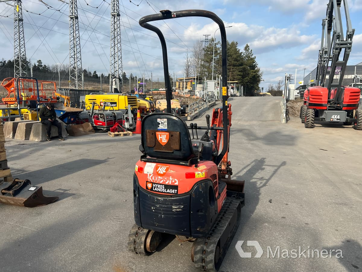 Minigrävare Kubota K008-3 - Lánctalpas kotró: 5 kép. Minigrävare Kubota K008-3 - Lánctalpas kotró: 5 kép.