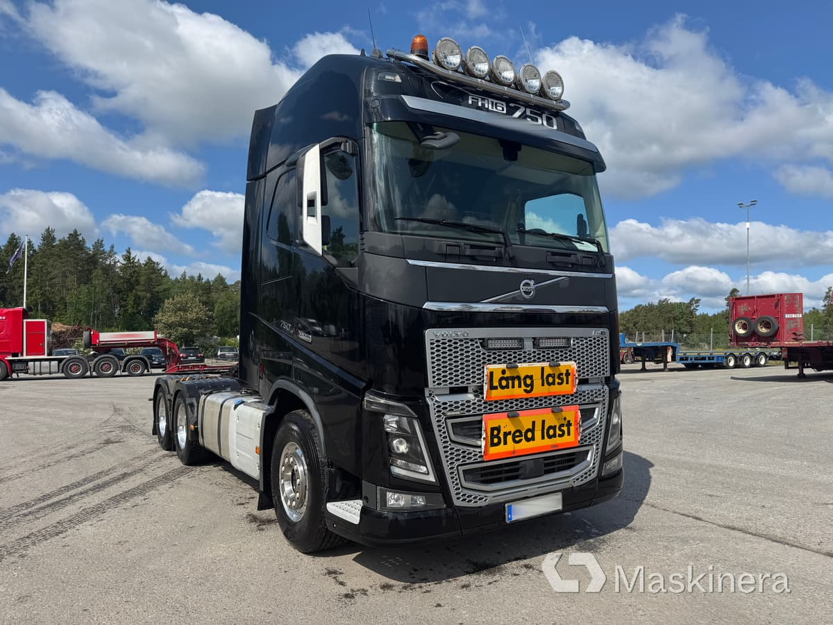 Dragbil Volvo FH16 6*4 - Nyergesvontató: 3 kép. Dragbil Volvo FH16 6*4 - Nyergesvontató: 3 kép.