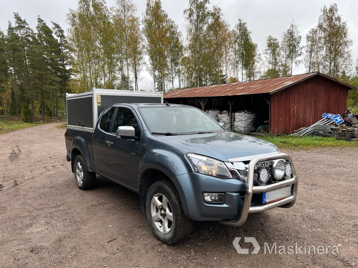 Pickup Isuzu D-Max Space Cab 2.5 TD - Furgon: 3 kép. Pickup Isuzu D-Max Space Cab 2.5 TD - Furgon: 3 kép.