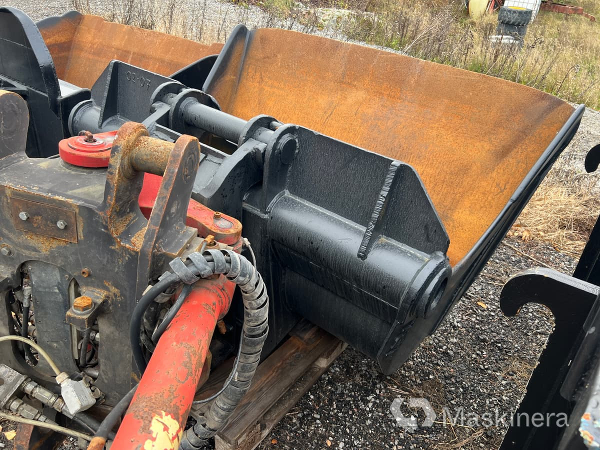 Planerskopa ABT med Rototilt RT80 - Kotró kanál: 5 kép. Planerskopa ABT med Rototilt RT80 - Kotró kanál: 5 kép.