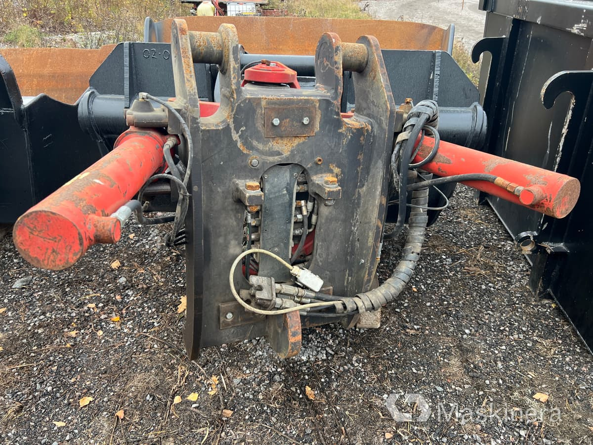 Planerskopa ABT med Rototilt RT80 - Kotró kanál: 4 kép. Planerskopa ABT med Rototilt RT80 - Kotró kanál: 4 kép.