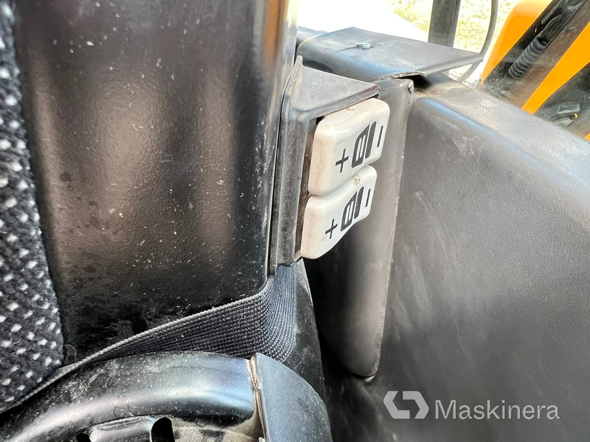 Hóeltakarító gép Redskapsbärare Wille 265-C22-3A med tillbehör: 37 kép. Hóeltakarító gép Redskapsbärare Wille 265-C22-3A med tillbehör: 37 kép.