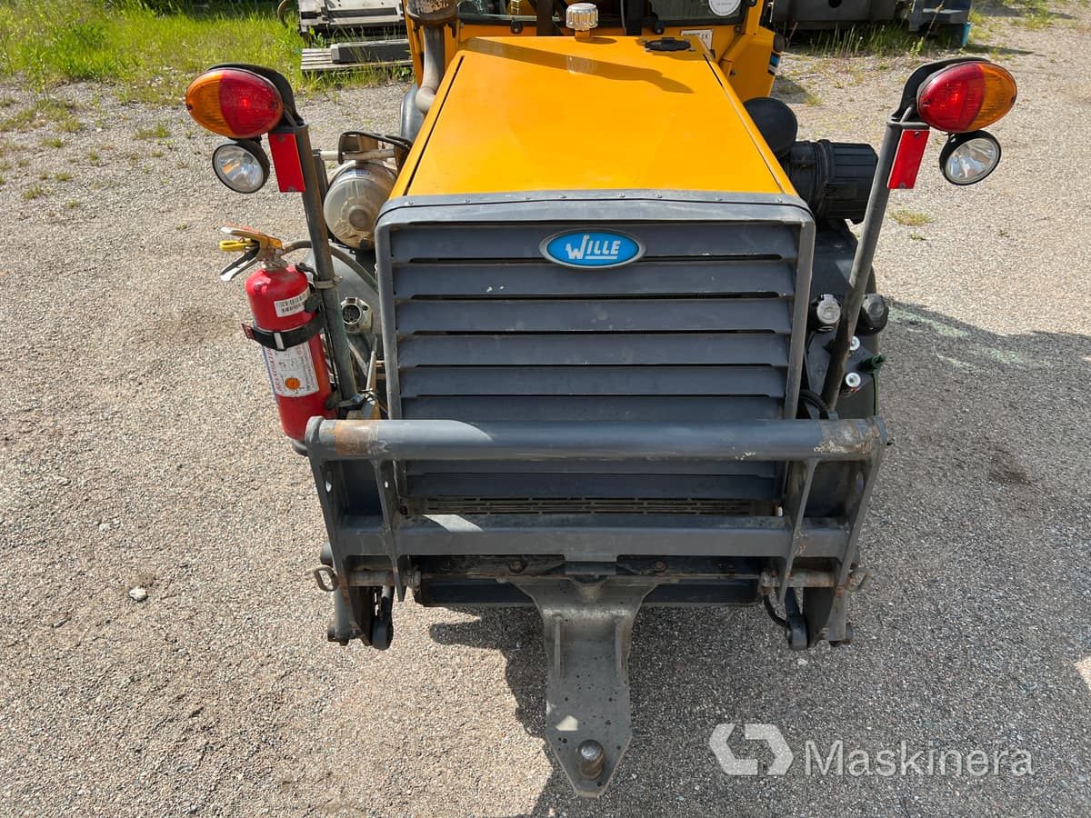 Hóeltakarító gép Redskapsbärare Wille 265-C22-3A med tillbehör: 14 kép. Hóeltakarító gép Redskapsbärare Wille 265-C22-3A med tillbehör: 14 kép.