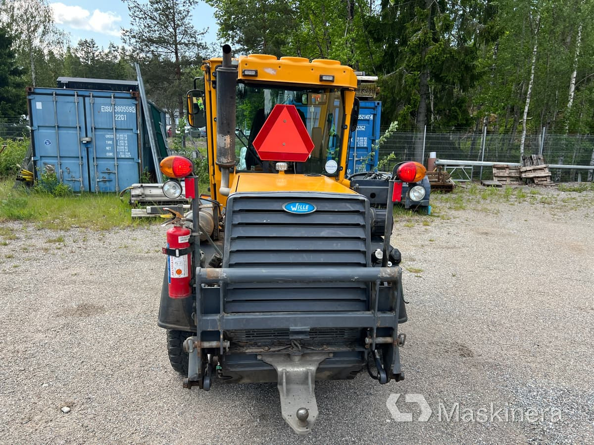 Hóeltakarító gép Redskapsbärare Wille 265-C22-3A med tillbehör: 6 kép. Hóeltakarító gép Redskapsbärare Wille 265-C22-3A med tillbehör: 6 kép.