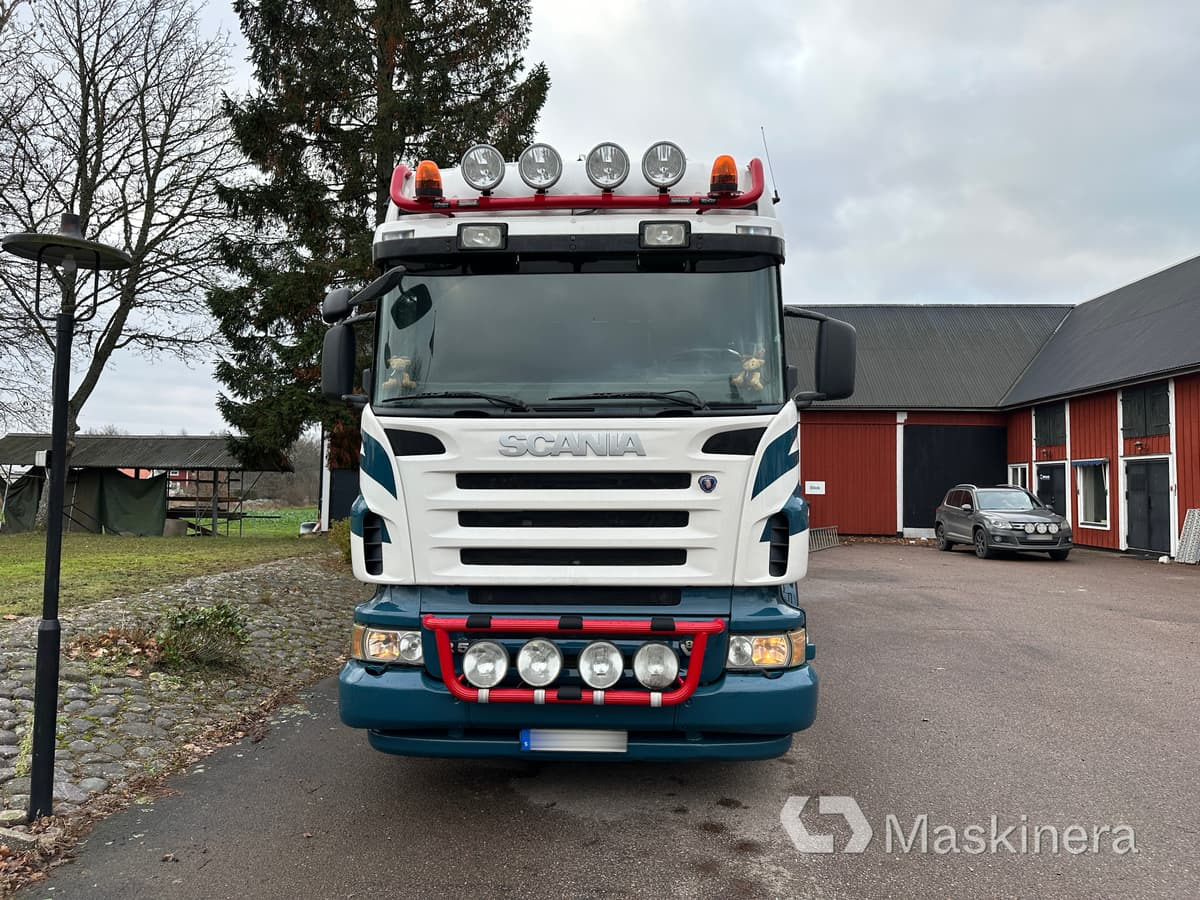 SCANIA R500LB6X4HHA Lastväxlare Scania R500 med FTG V10CX kran - Horgos rakodó teherautó: 2 kép. SCANIA R500LB6X4HHA Lastväxlare Scania R500 med FTG V10CX kran - Horgos rakodó teherautó: 2 kép.