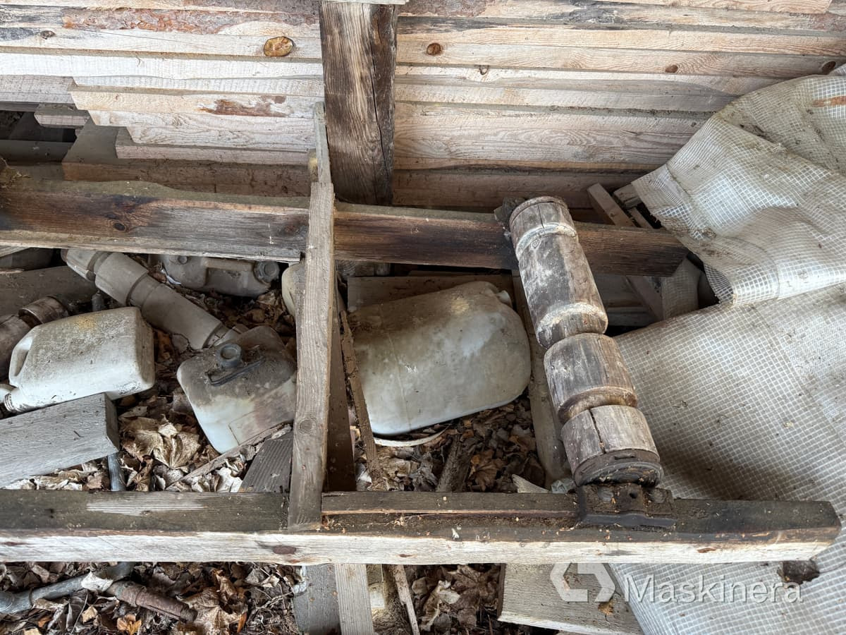 Sågverk med spånsug, el eller traktordrivet - Faipari gép: 5 kép. Sågverk med spånsug, el eller traktordrivet - Faipari gép: 5 kép.