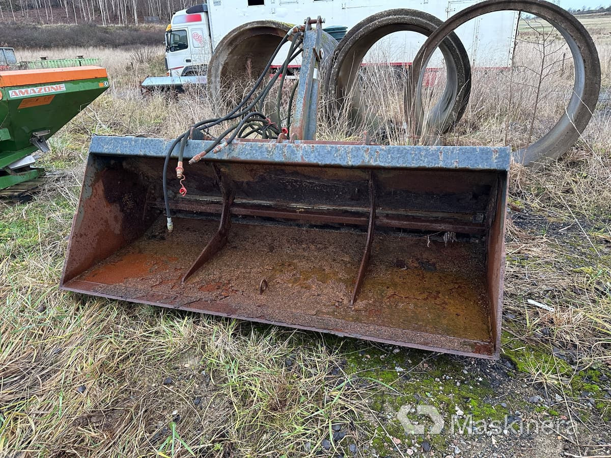 Sandspridare Valsspridare YSTA - Homok-/ Sószóró: 3 kép. Sandspridare Valsspridare YSTA - Homok-/ Sószóró: 3 kép.