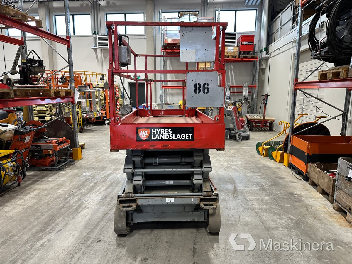 Saxlift Skyjack SJ4626 - Ollós emelő: 3 kép. Saxlift Skyjack SJ4626 - Ollós emelő: 3 kép.