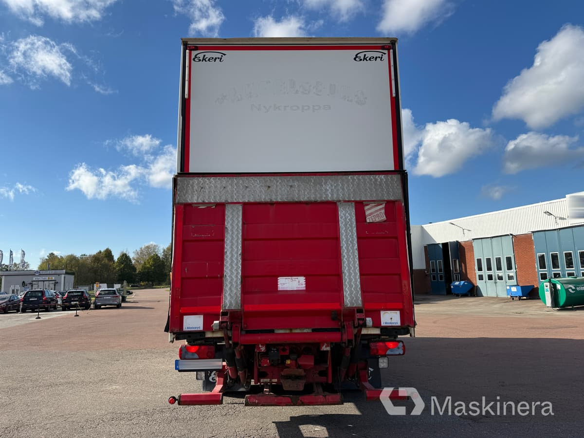 Scania R560 Skåpbil Scania R560 - Dobozos felépítményű teherautó: 4 kép. Scania R560 Skåpbil Scania R560 - Dobozos felépítményű teherautó: 4 kép.