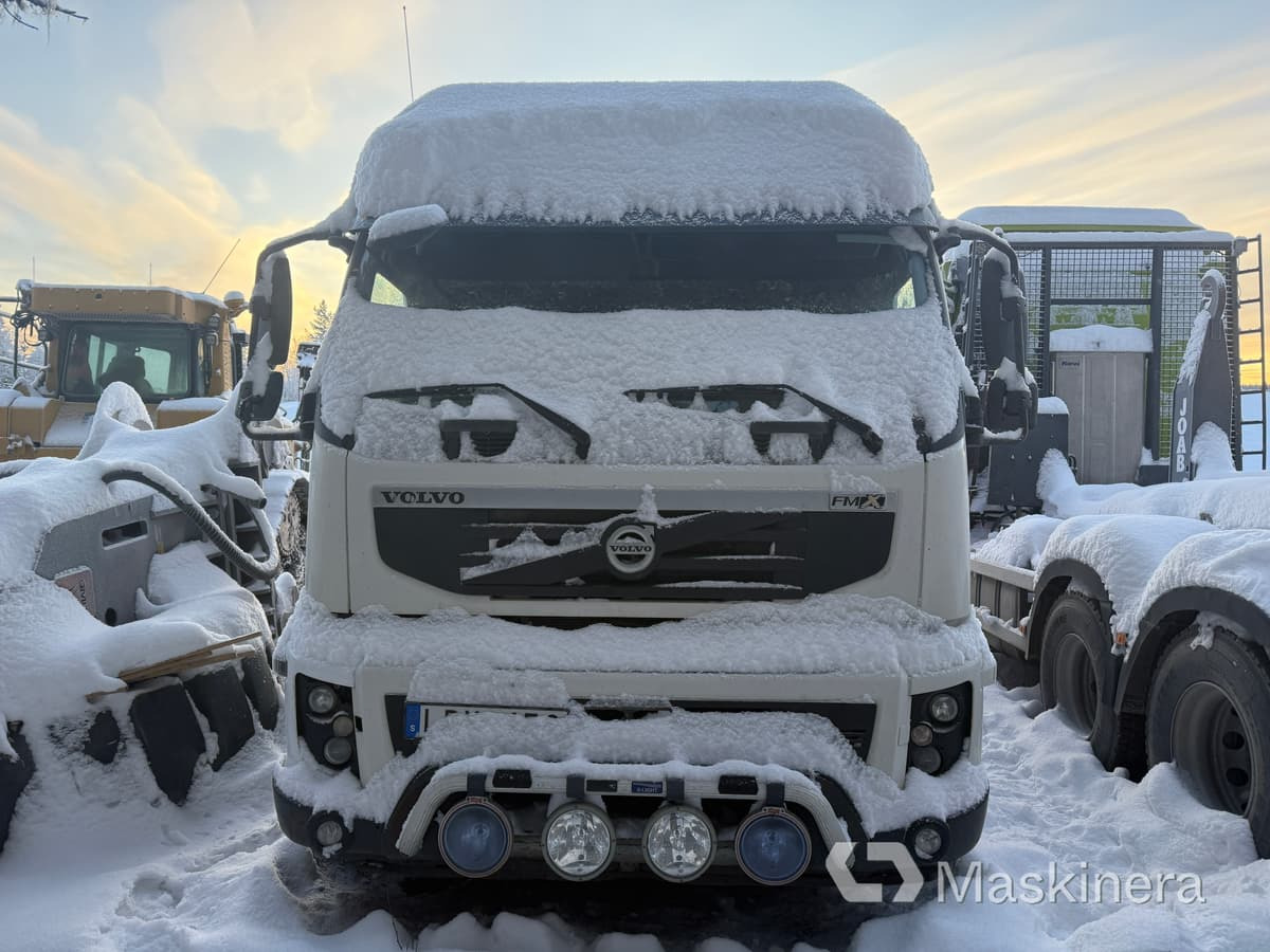 Schaktbil Volvo FM-X 6x4 - Billenőplatós teherautó: 5 kép. Schaktbil Volvo FM-X 6x4 - Billenőplatós teherautó: 5 kép.