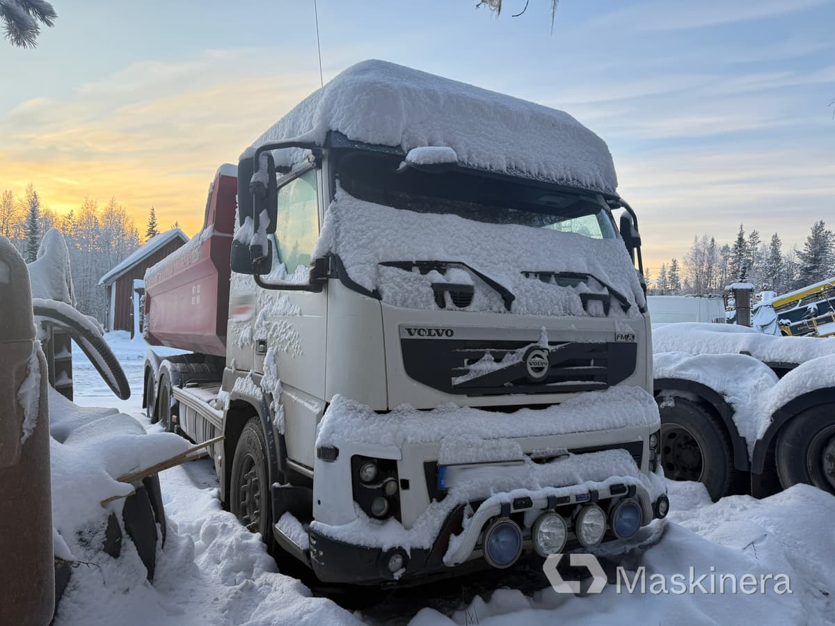 Schaktbil Volvo FM-X 6x4 - Billenőplatós teherautó: 4 kép. Schaktbil Volvo FM-X 6x4 - Billenőplatós teherautó: 4 kép.