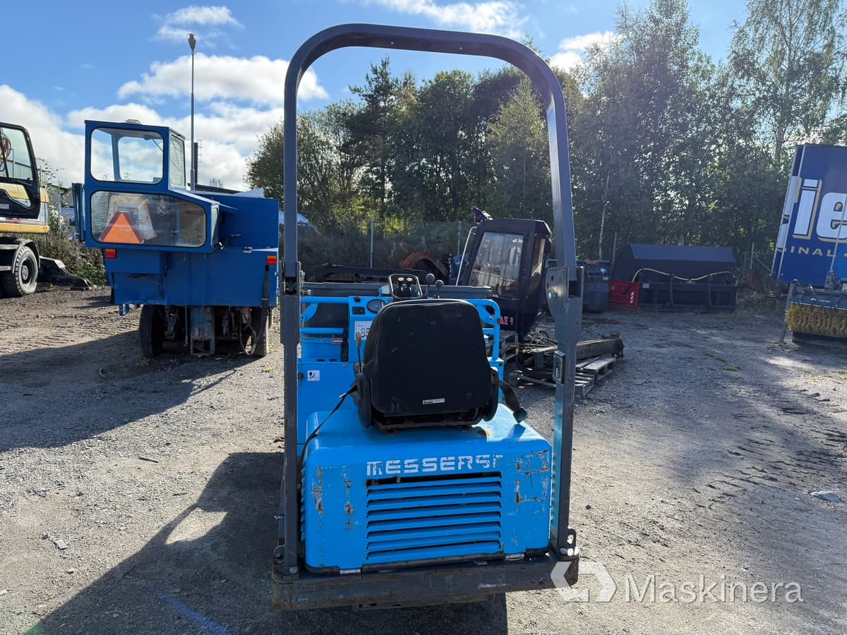 Självlastande Dumper Messersi TCH-1500/BT - Lánctalpas dömper: 4 kép. Självlastande Dumper Messersi TCH-1500/BT - Lánctalpas dömper: 4 kép.