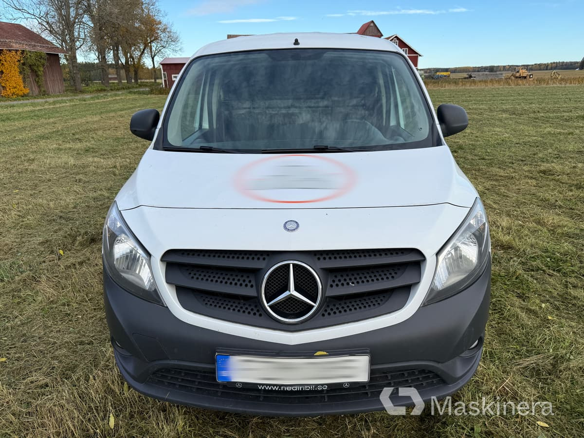 Skåpbil Mercedes Benz Citan - Furgon: 2 kép. Skåpbil Mercedes Benz Citan - Furgon: 2 kép.