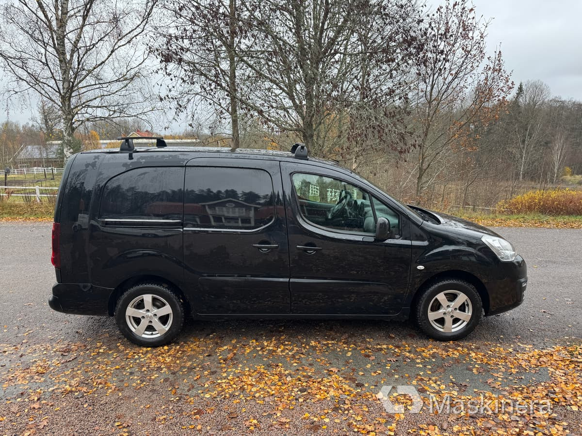 Skåpbil Citroen Berlingo - Kis furgon: 4 kép. Skåpbil Citroen Berlingo - Kis furgon: 4 kép.