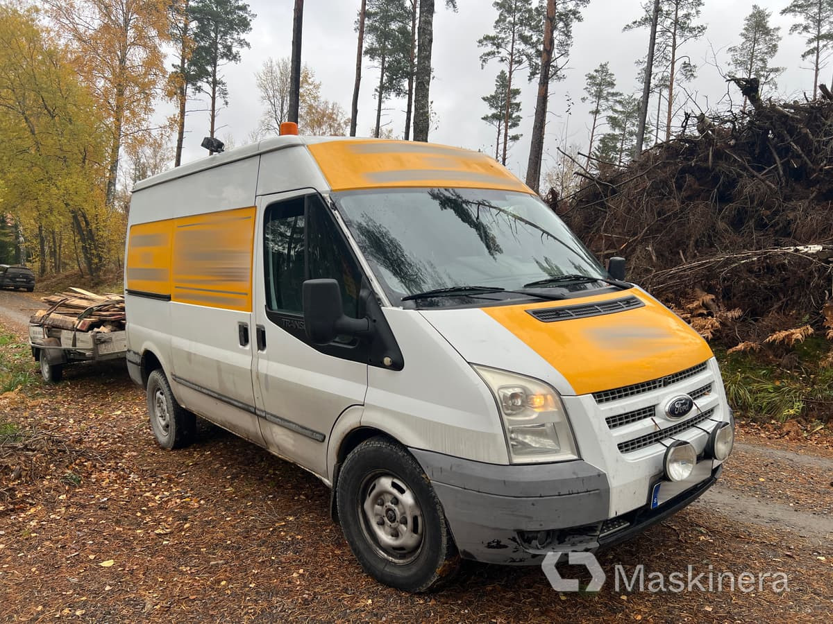 Skåpbil Ford Transit - Furgon: 3 kép. Skåpbil Ford Transit - Furgon: 3 kép.