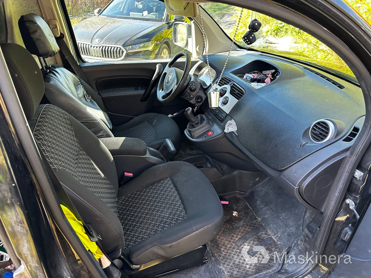Kis furgon Skåpbil Renault Kangoo: 14 kép. Kis furgon Skåpbil Renault Kangoo: 14 kép.