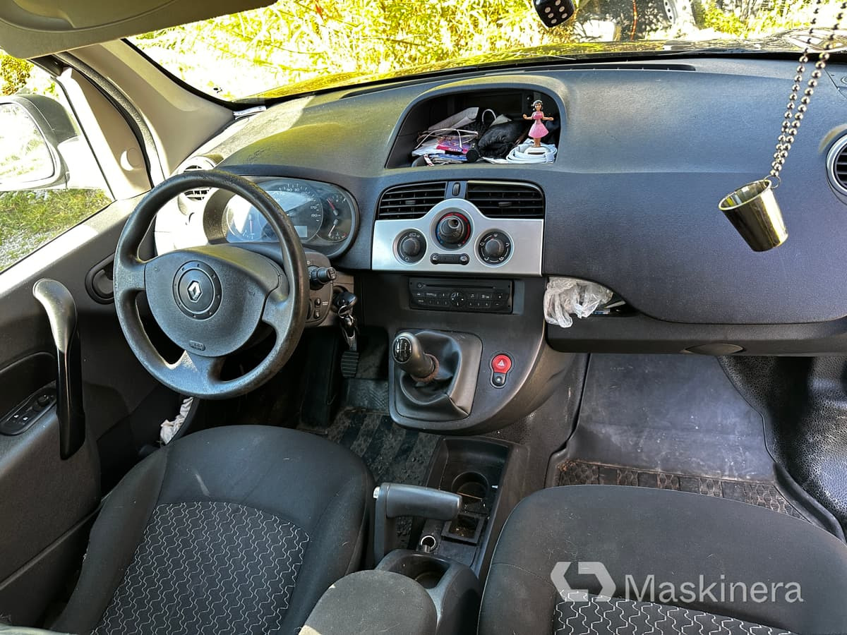 Kis furgon Skåpbil Renault Kangoo: 15 kép. Kis furgon Skåpbil Renault Kangoo: 15 kép.