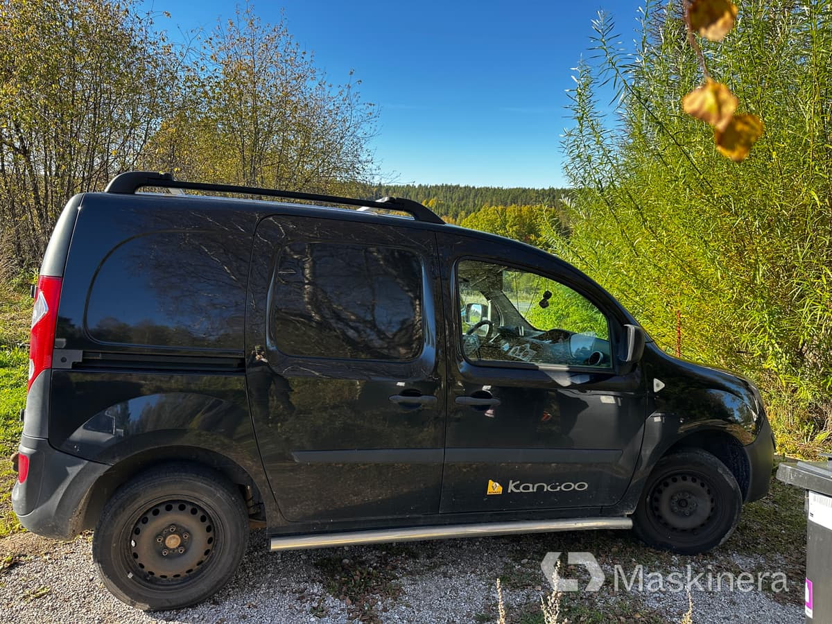 Skåpbil Renault Kangoo - Kis furgon: 5 kép. Skåpbil Renault Kangoo - Kis furgon: 5 kép.