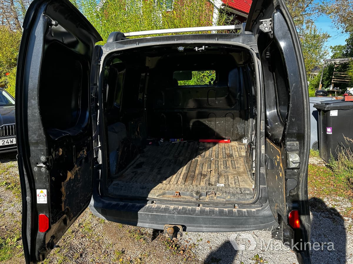 Kis furgon Skåpbil Renault Kangoo: 11 kép. Kis furgon Skåpbil Renault Kangoo: 11 kép.