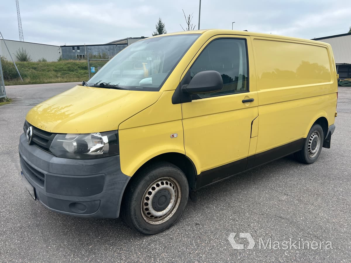 Skåpbil Volkswagen Transporter - Kis furgon: 3 kép. Skåpbil Volkswagen Transporter - Kis furgon: 3 kép.
