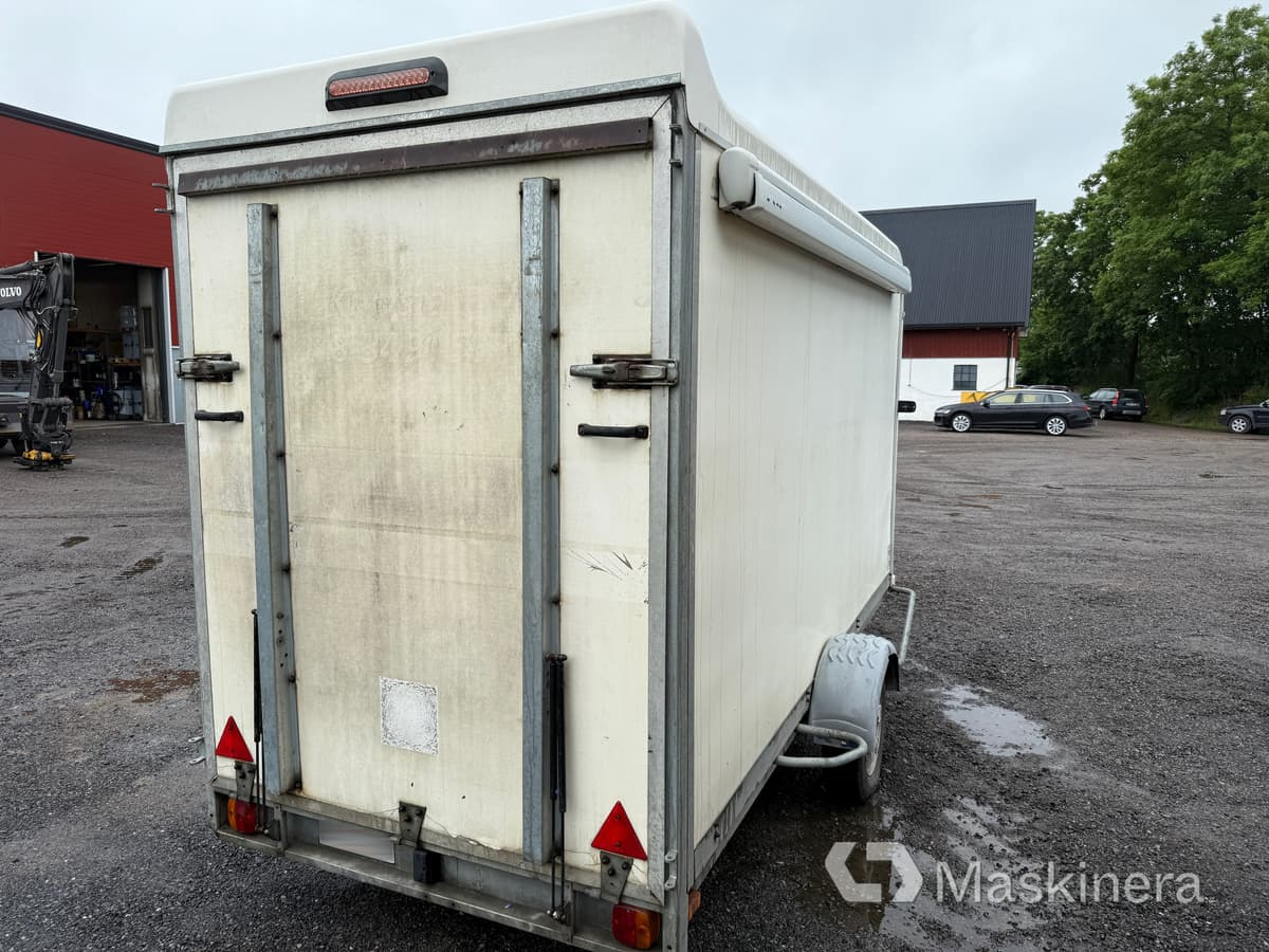 Skåpsläp Thule tgab Ce 100035R - Pótkocsi dobozos: 5 kép. Skåpsläp Thule tgab Ce 100035R - Pótkocsi dobozos: 5 kép.