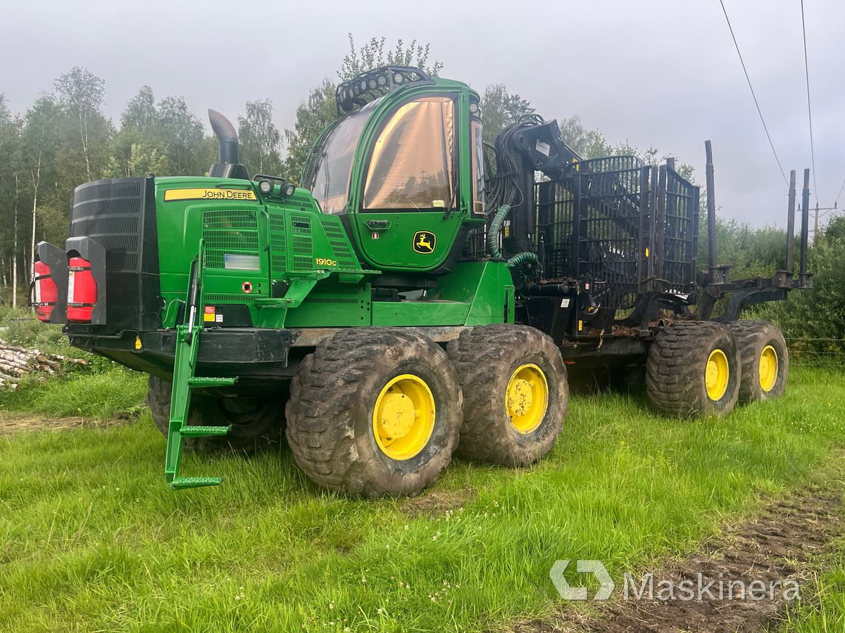 Skotare John Deere 1910G - Kihordó: 1 kép. Skotare John Deere 1910G - Kihordó: 1 kép.