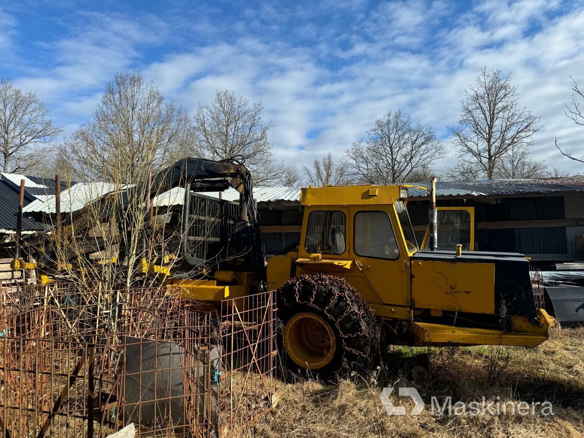 Skotare Volvo BM SM 868 (rep. objekt) - Kihordó: 4 kép. Skotare Volvo BM SM 868 (rep. objekt) - Kihordó: 4 kép.