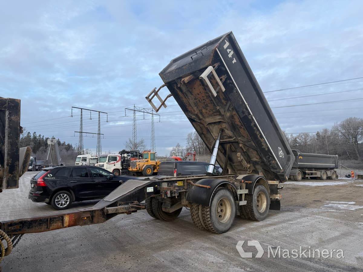 Pótkocsi billenőplatós Släp B.K:S 12-20 med tipp: 34 kép. Pótkocsi billenőplatós Släp B.K:S 12-20 med tipp: 34 kép.
