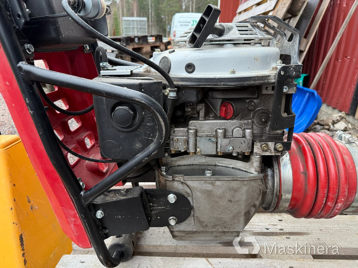 Lapvibrátor Stamp Swepac T84: 9 kép. Lapvibrátor Stamp Swepac T84: 9 kép.